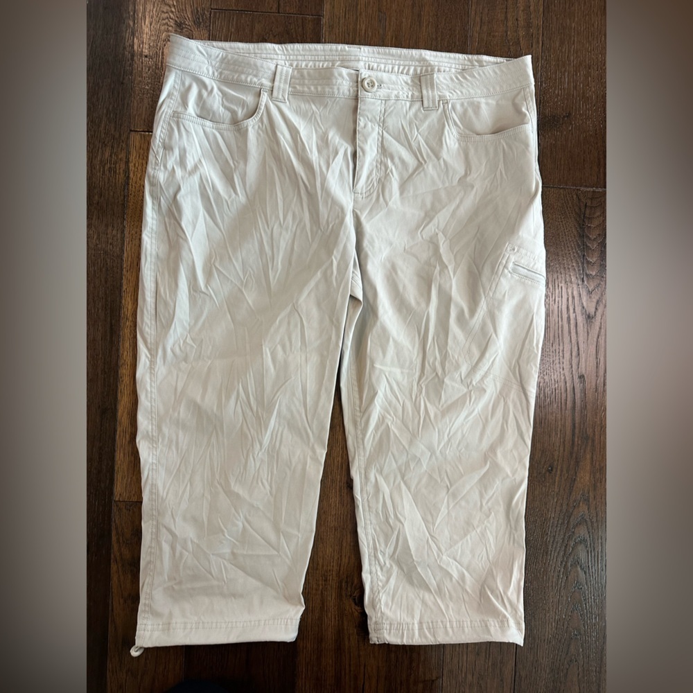Eddie Bauer Khaki Cropped Pants- size 16